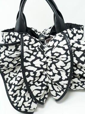 Medelu Black & White Silk Bag